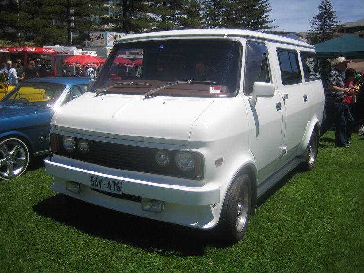 Bedford Van with XC Falcon front - 01.JPG