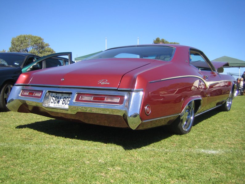 Buick Riviera - 02.JPG