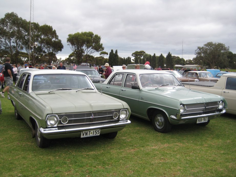 Holden HD and HR Premier sedans - 01.JPG