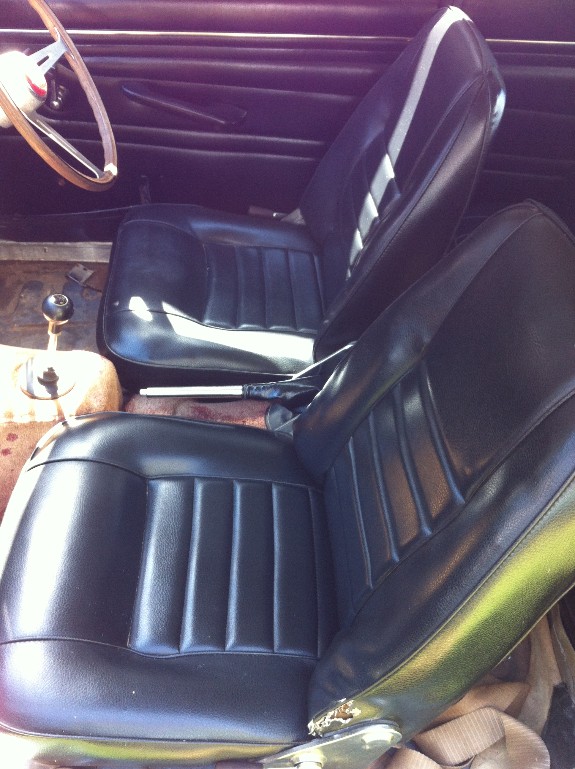 FRONT SEATS  PASENGER SIDE.JPG