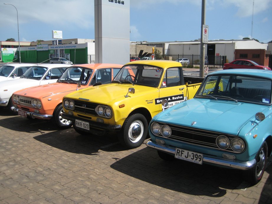 041 - Steve Thompson's sedan, Dave's Wasp & Ross's sedan.JPG