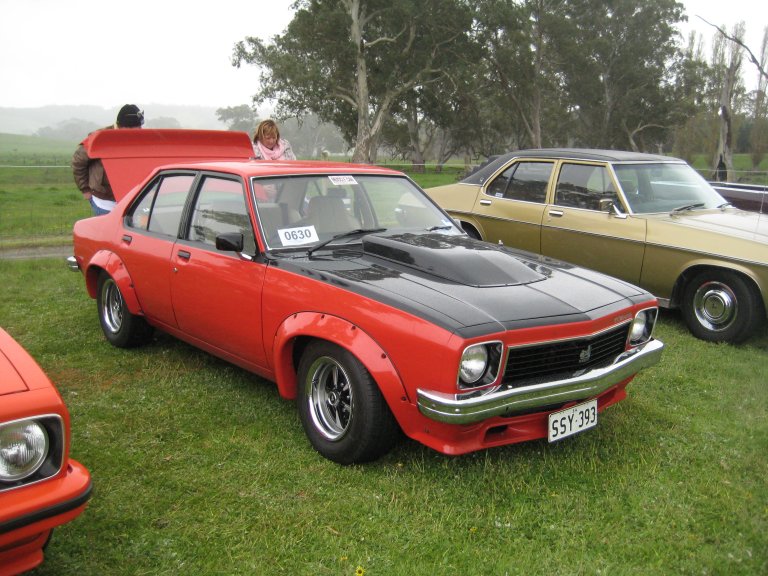 Holden LX Torana A9X sedan - 01.JPG