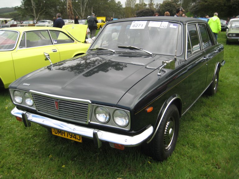 Humber Sceptre Mark III - 1971 - Hillman Hunter-based - 01.JPG