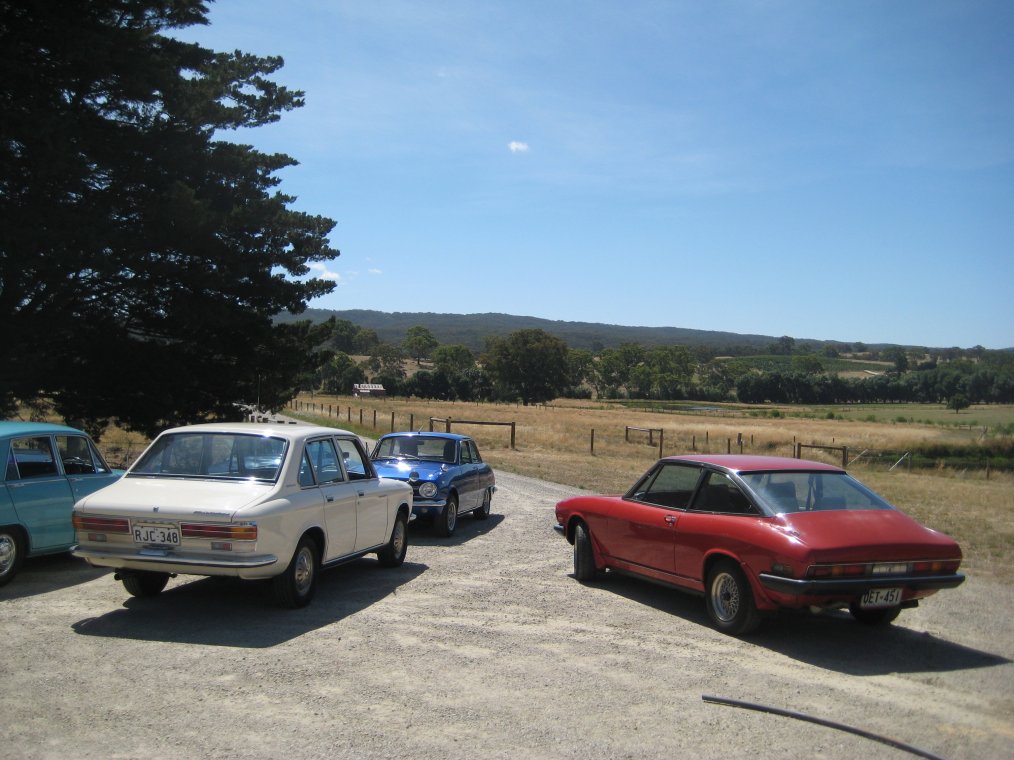 19 - Florian, Bellett GT and Isuzu 117 at Kersbrook.JPG