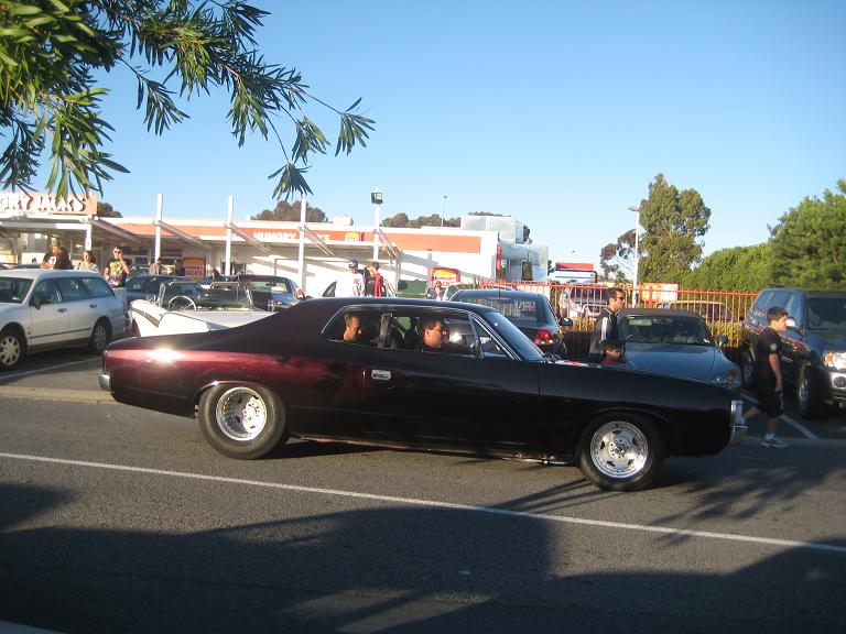 Chrysler VJ Valiant coupe - purple.JPG