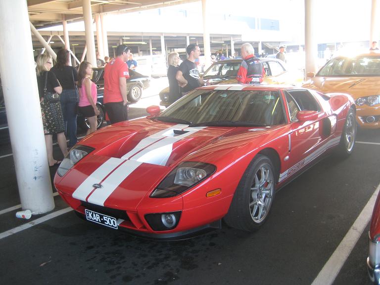 Ford GT - late-model factory-built GT40 replica - 01.JPG