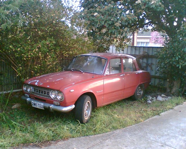 02 - Isuzu Bellett - Red - 1967.jpg