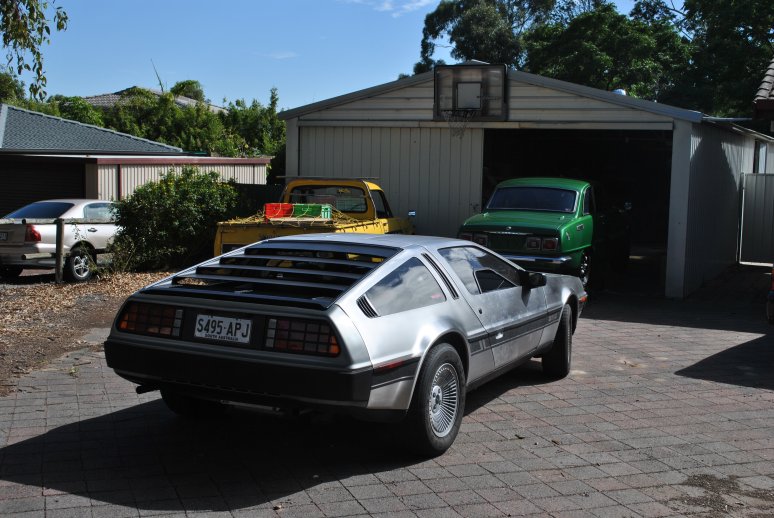 DMC-12 DeLorean - 02 - with Wasp and GTR.JPG