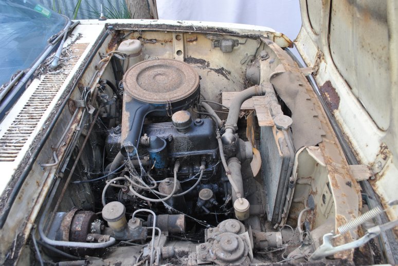 Isuzu Florian - 06 - engine.JPG