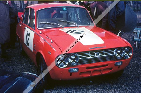 Bruce-Mclarens 65 Beellett DOHC at Goodwood.jpg