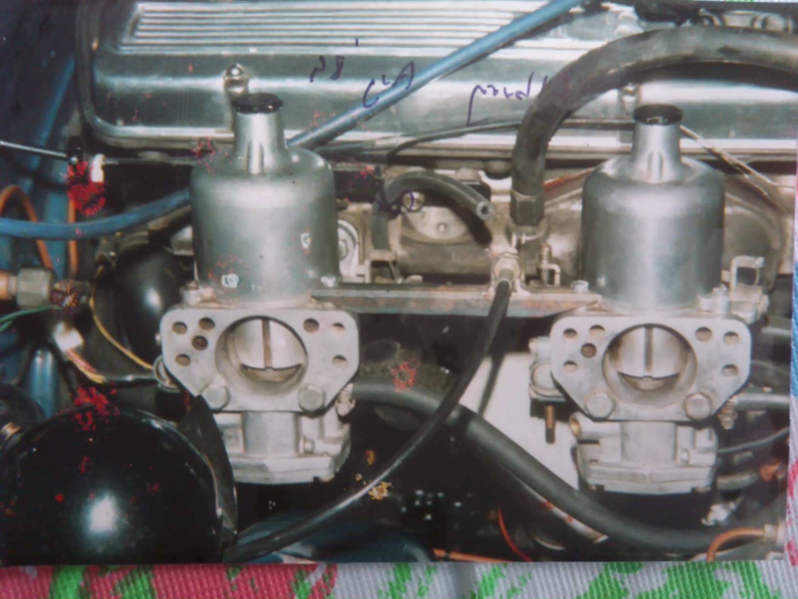 Blue_sedan_SU-carbs_fitted_DOHC_1800.jpg