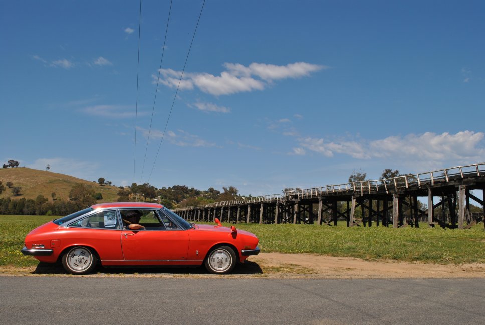 19 October - 21 - Gundagai - old Gundagai bridges - Gary's Isuzu 117 at site of 1852 Murrumbidgee flood.JPG