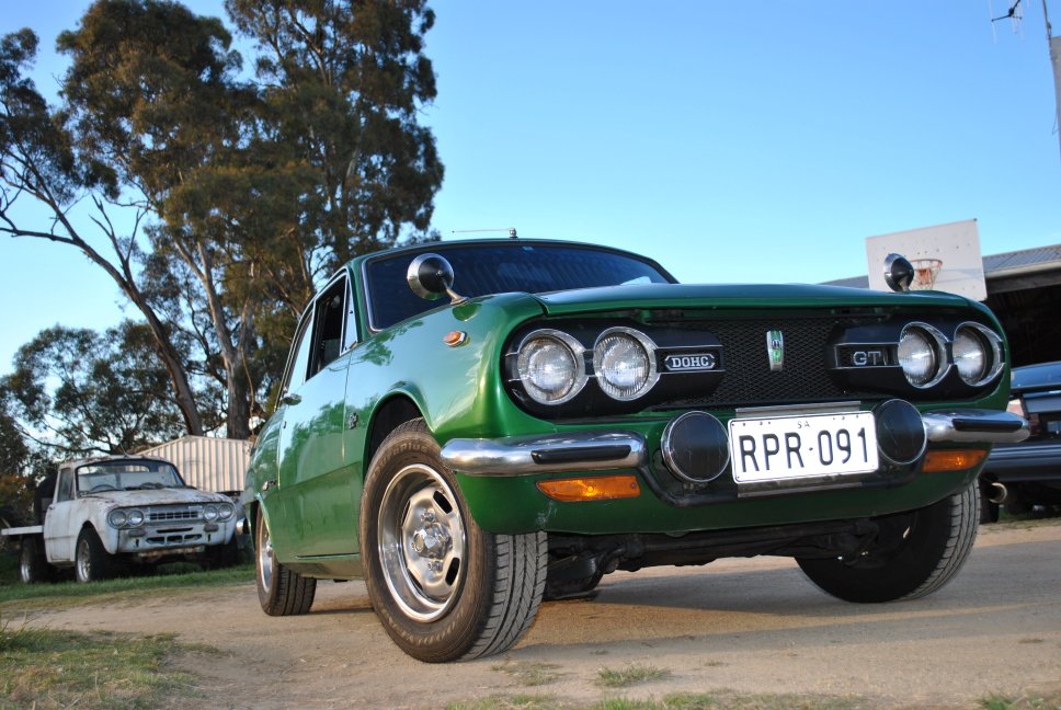 18 October - 39 - Rye Park - Matt's house - Bellett GTR in front of Wasp.JPG