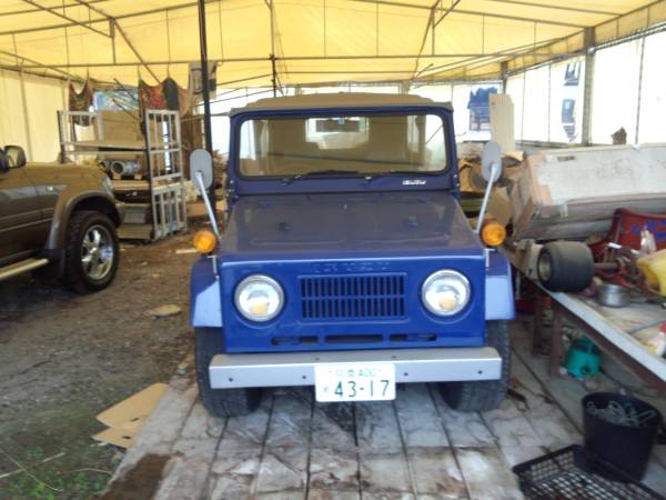 Isuzu Unicab - blue - 01.jpg