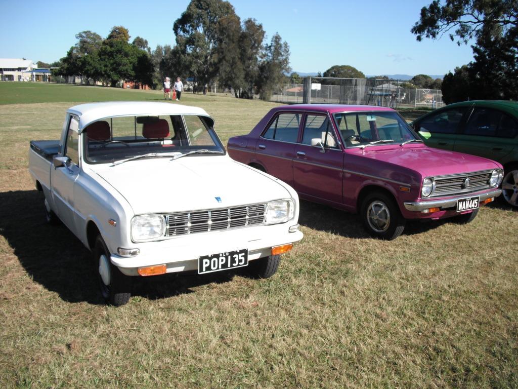 Mazda 1000 ute - minta with Datsun 1200 - 02.JPG