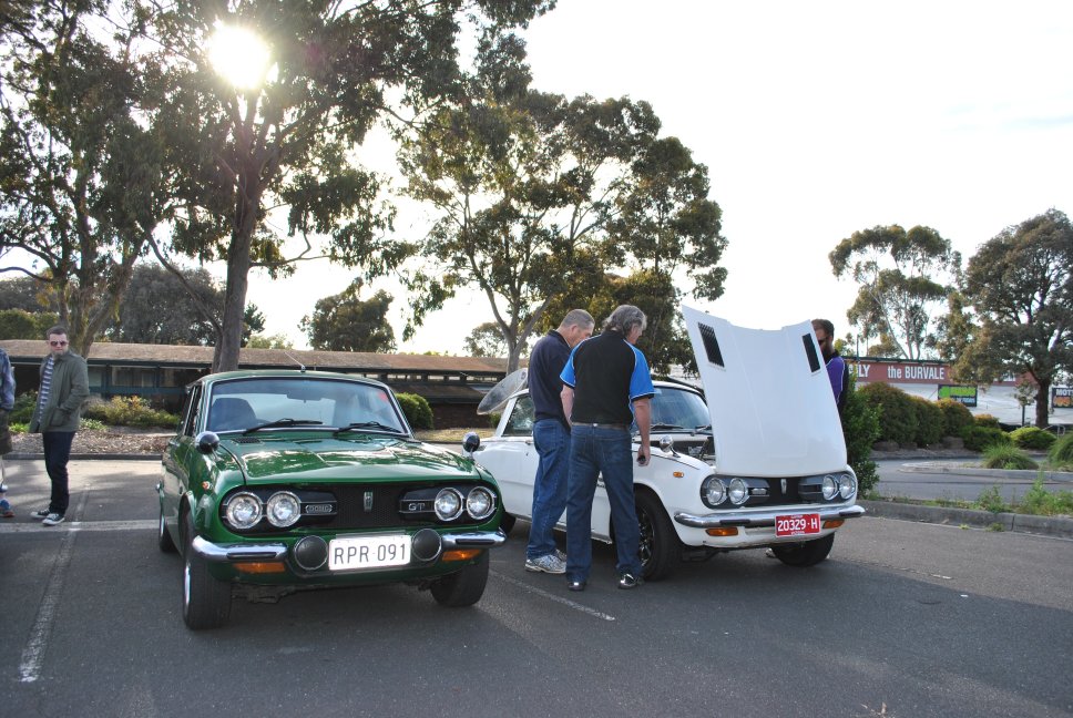 01 - Dave's GTR and Glenn's Bellett 1600 Sport.JPG