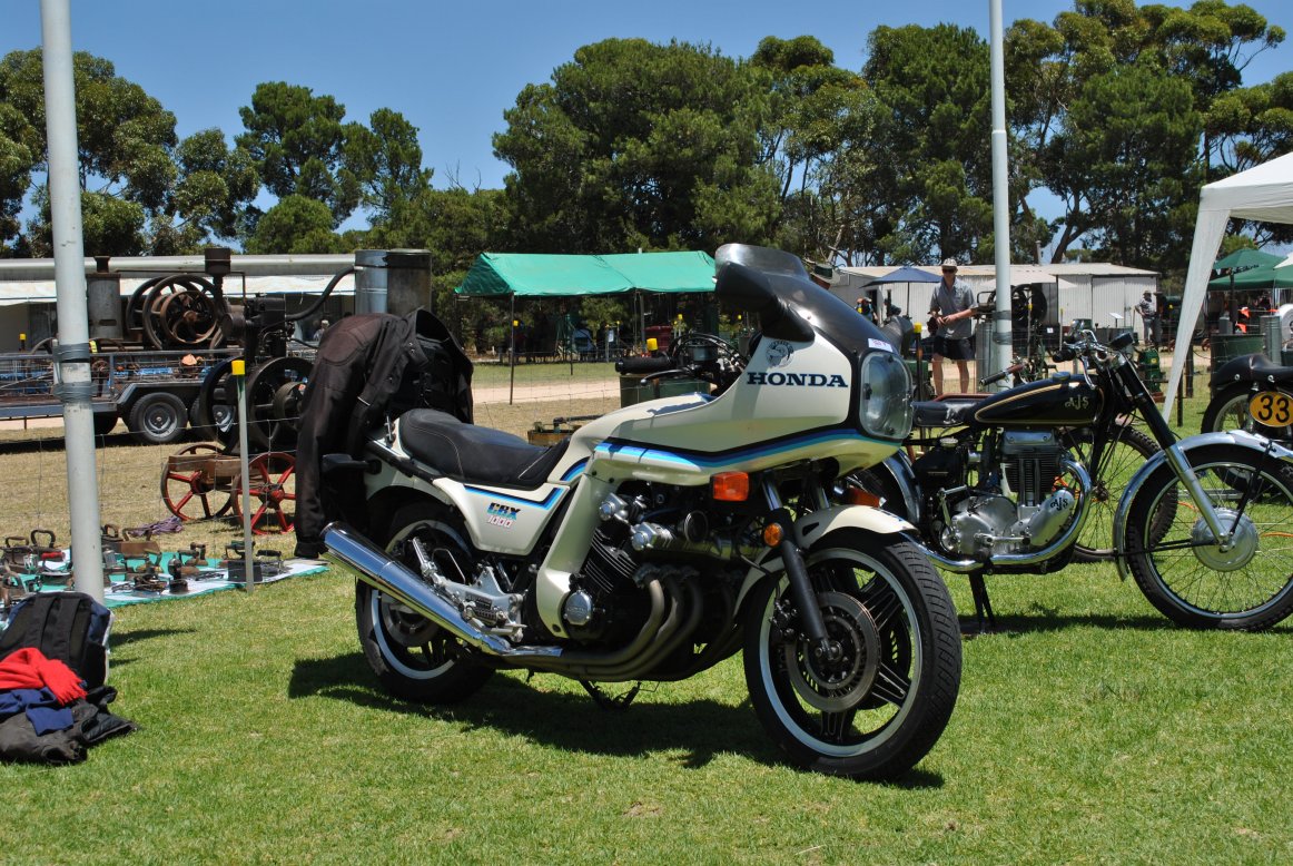 Honda CBX1000 six-cylinder.JPG