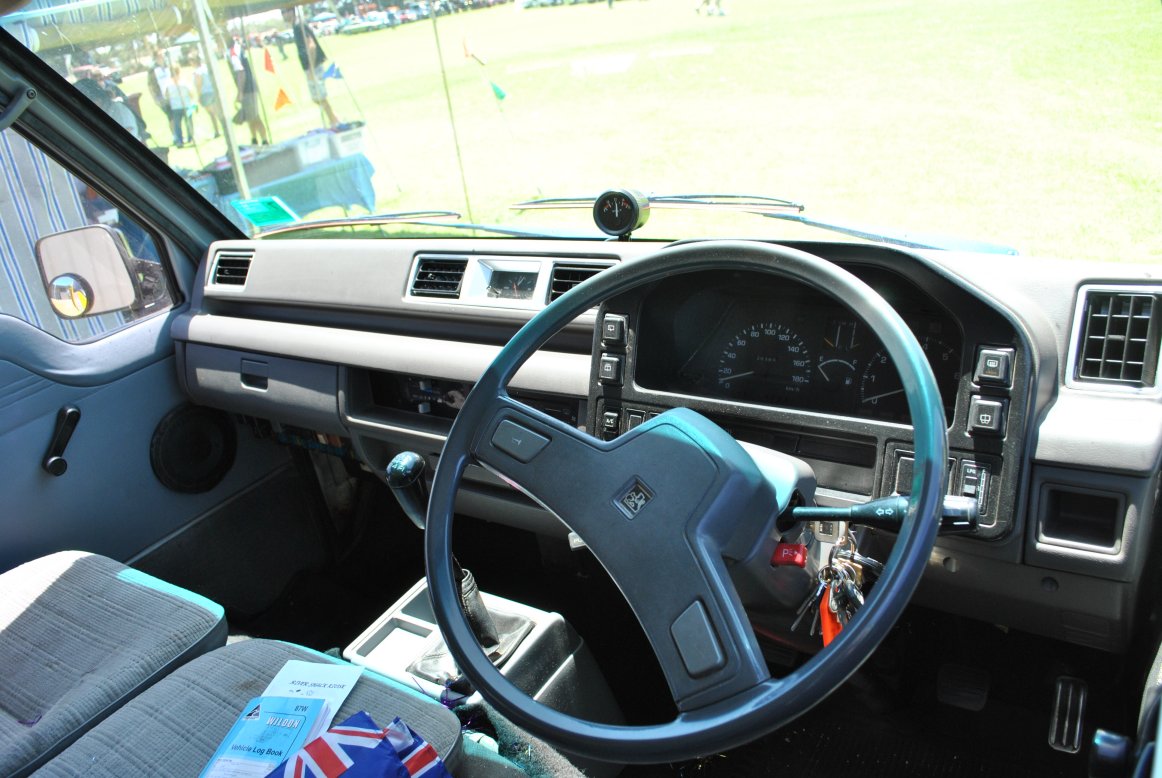 Holden Shuttle - 07.JPG