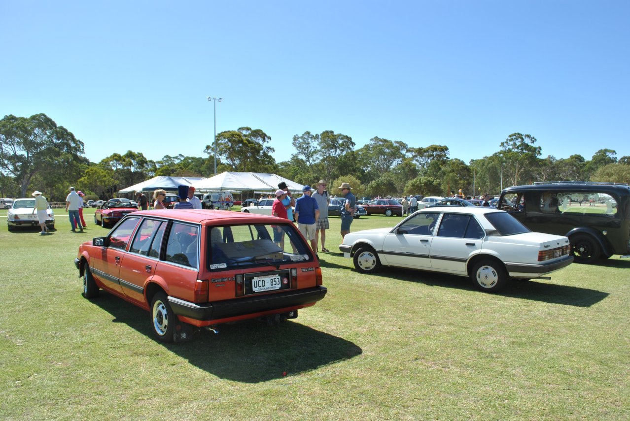 Vauxhall Cavalier - sedan and estate - GM J-cars - 02.JPG